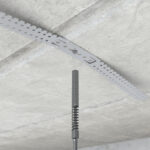Adapter s visilicama montiran na betonski strop