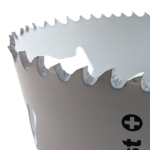 Bimetalna kruna za bušenje rupe u metalu