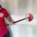 Profesionalno brušenje stropa s brusilicom i Level 5 brusnim papirom P180